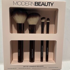 Modern Beauty (4) Piece Makeup Brush Set.